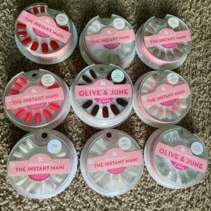Olive & June Instant Mani Press-On Nails Set/ Nail Polishes